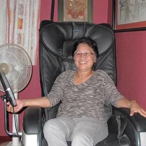 Meet your Posher, Dinia